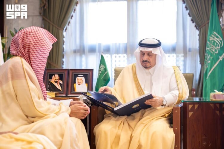 Al-Riyadh newspaper | The Emir of Riyadh receives the director of the branch of the Commission for the Promotion of Virtue in the region