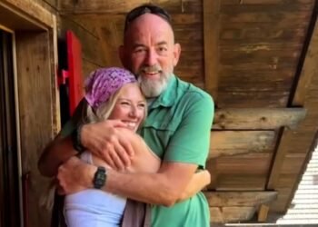 00:47Good VibesSwitzerland trip”Wow”: Sarah’s father tears up when she sees the Alps91100