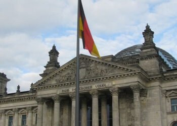 The head of the German interior calls for protecting the Bundestag from drones