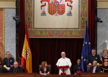 Pope Leo tells Spanish parliament migrants must be respected – The Irish Times