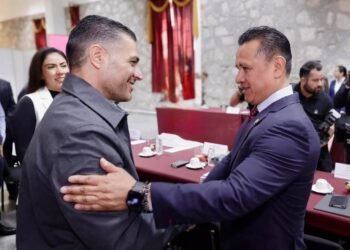 Carlos Torres Piña requests license as prosecutor of Michoacán