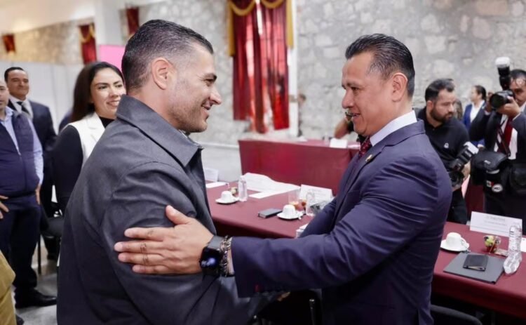 Carlos Torres Piña requests license as prosecutor of Michoacán