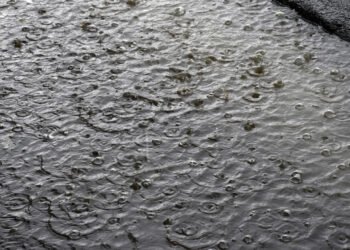 Meteorologists warn of bad weather over the weekend