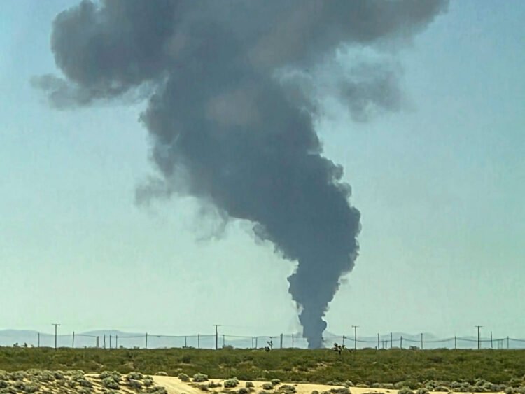 VIDEO. US bomber crash in California: eight dead