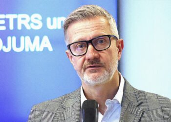 The members of the Saeima forbid Endzińs to fight the bureaucracy bureaucratically and with extraneous names