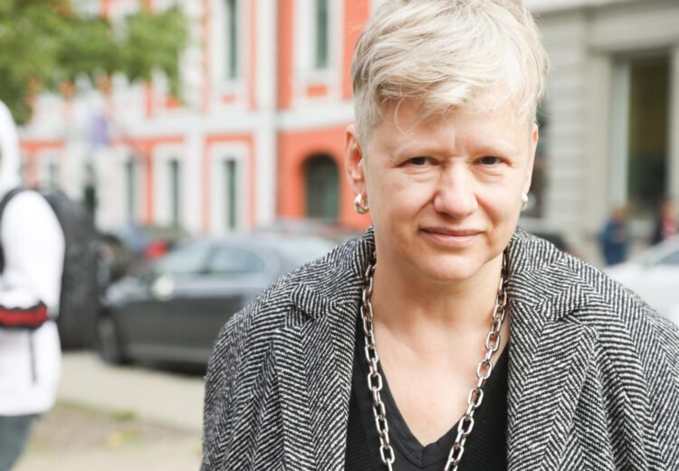 PHOTO. “He has been behind the door of the house” – a bear visited the property of the writer Dace Rukšane