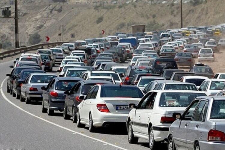 Traffic jams on the north and west routes of Tehran/Heraz and Karaj were heavily trafficked