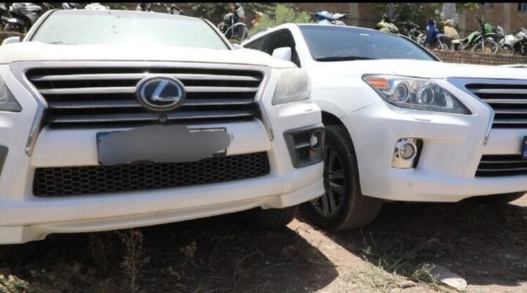 Seizure of Lexus with fake license plate in Tehran / smuggled car was detected