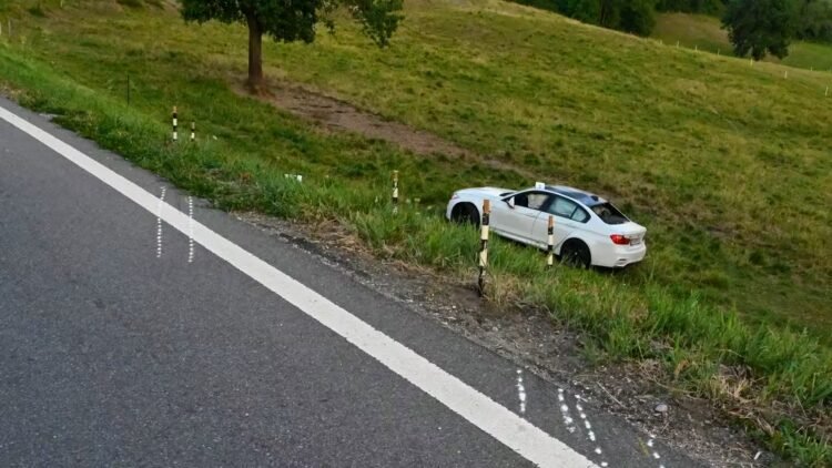 New driver (18) has an accident with a 400 hp rental car in Weiningen