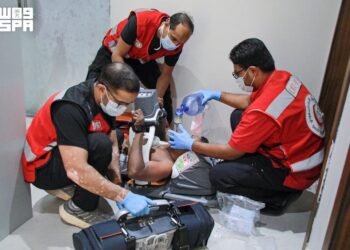 Al-Riyadh newspaper | The Red Crescent employs the latest CPR techniques in a field response in Riyadh