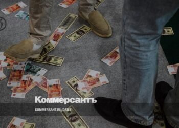 The dollar targets 80 rubles by the end of summer due to falling oil prices