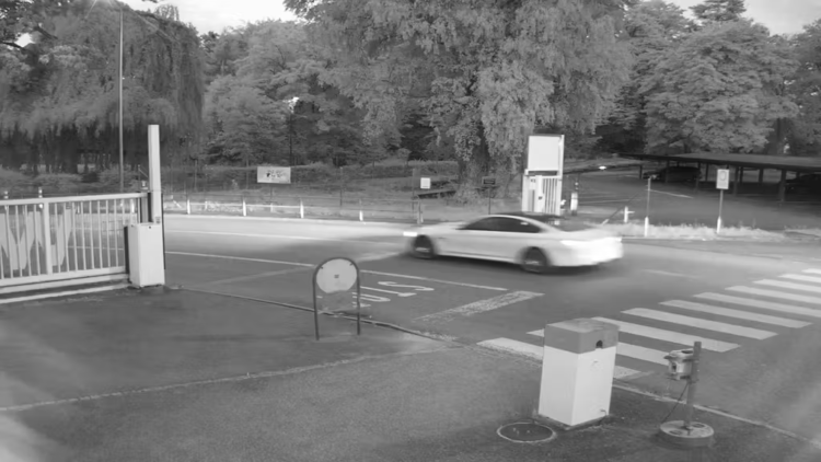 Battering ram theft in Biberist: BMW M4 and Mustang gone – damage 135,000 francs