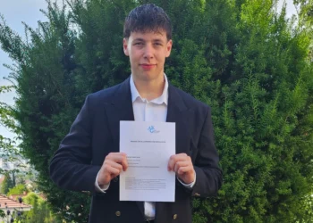 Alexander Jorias: Abitur with 900 out of 900 points