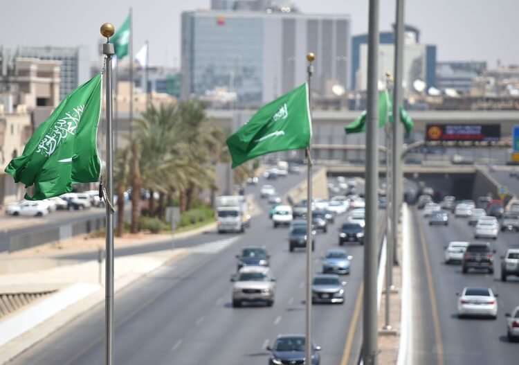 Al-Riyadh newspaper | The implementation of 4 new projects began within the road axes development program in Riyadh