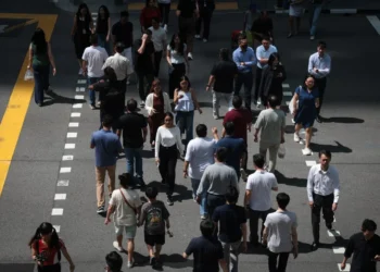 Civil servants to get 0.45-month mid-year bonus