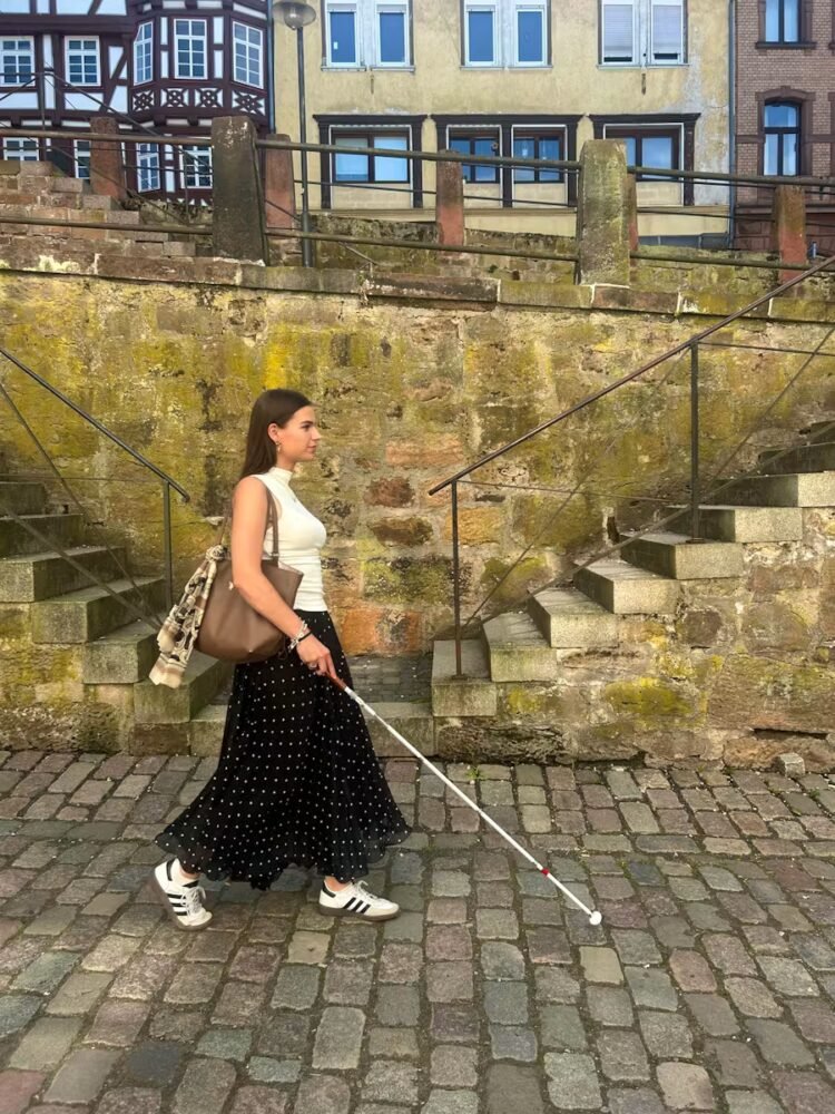 Emma (20) is almost blind: “I thought my life was over”