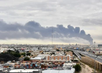 Iran and the US trade strikes in the Persian Gulf, further testing the ceasefire