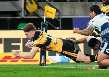 Tries galore early in Super Rugby Pacific semifinal between Hurricanes and Blues