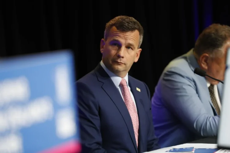 ‘Are you ready to accept you’ve just had a beating?’ Seymour apologises for lashing out at woman for questioning MP parking spend