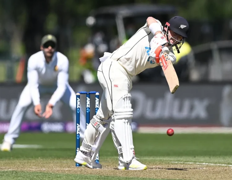 Phillips leads Black Caps fightback as Blundell notches 50 against England