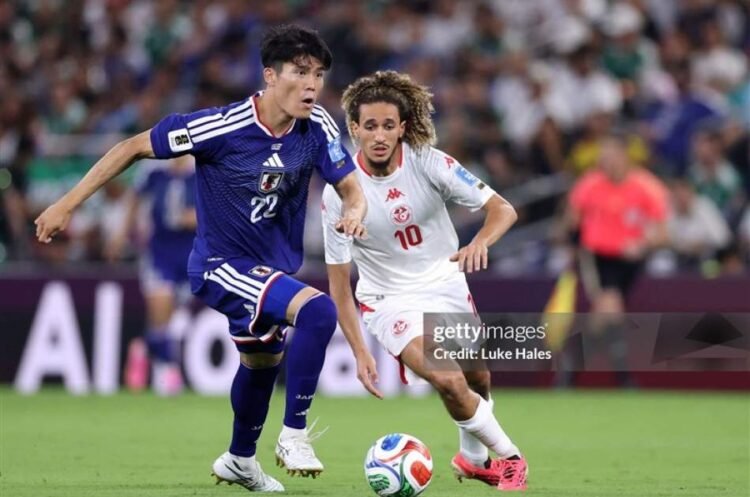 The thousandth game, a samurai celebration; Japan showered Tunisia with flowers and made history