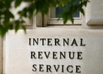 IRS did better than expected in tax season after slashing staff, except on the phone, watchdog says | Business