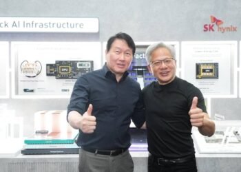 (4th LD) Nvidia chief, SK Group’s Chey meet in Taipei to discuss AI memory chip cooperation
