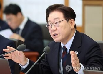 (LEAD) Lee expresses deep regret over ballot shortage, orders thorough investigation