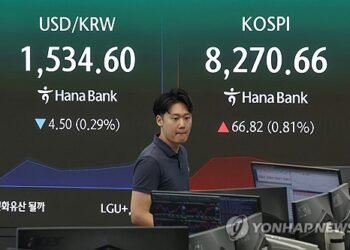 KOSPI rebounds 3.26 pct in volatile trading on bargain hunting