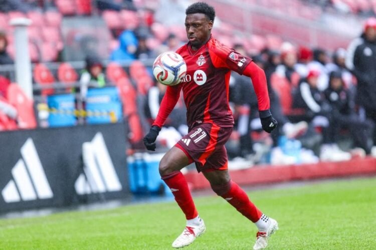 Derrick Étienne, the return of a Grenadier with a view to the World Cup