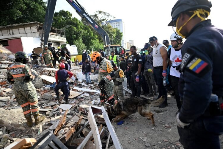 Double earthquake in Venezuela leaves at least 920 dead and 50,000 missing