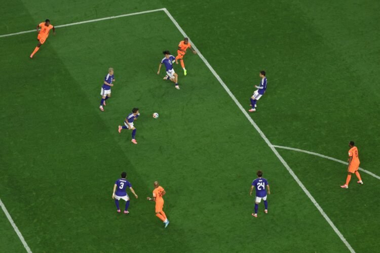 Koeman defends substitutions after Oranje draw 2-2 with Japan