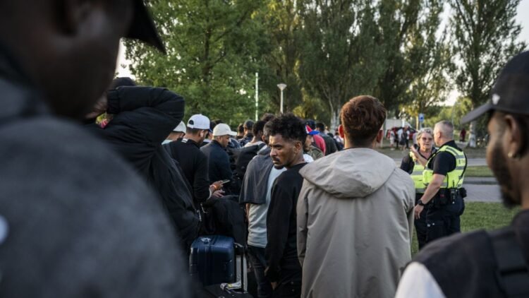 Cabinet wants refugees in jobs sooner to fill staff shortages
