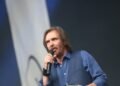 Dennis Locorriere: Dr Hook lead vocalist who sang band’s breakthrough hit Sylvia’s Mother – The Irish Times