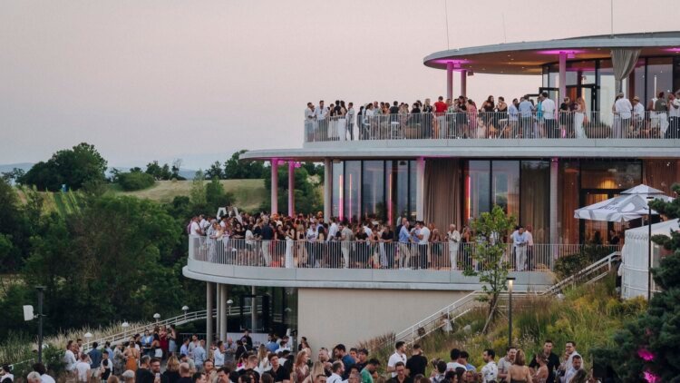 Afterwork series “Office Closing” invited people to the summer party in Cobenzl – DiePresse.com