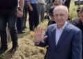 VIDEO/ Accompanied by the police force, Ilir Meta arrives in the village of Çepan, participates in the funeral ceremony of his father