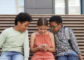 How will social media platforms implement UAE’s new under-15 ban?