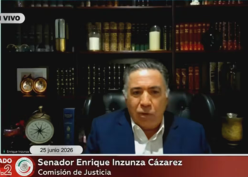 From a distance and after 57 days of absence, Inzunza resumes his legislative work