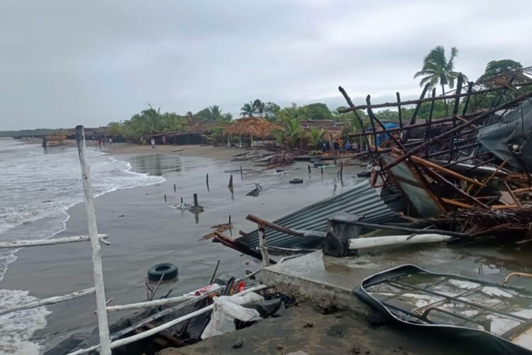 Storm Cristina “parks” off the coast of Nicaragua