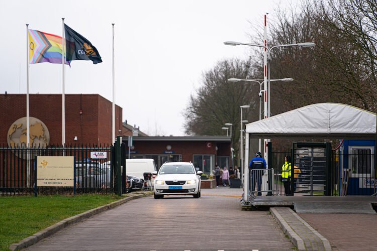 Groningen calls for permanent solution to refugee beds crisis