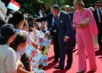 Tageblatt.lu | Image gallery | Grand Duke Guillaume visits Differdange