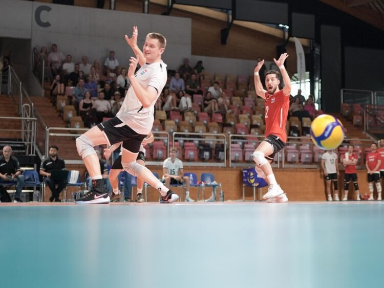 Tageblatt.lu | Volleyball | Luxembourg improves, but loses 0:3 to the strong Greeks