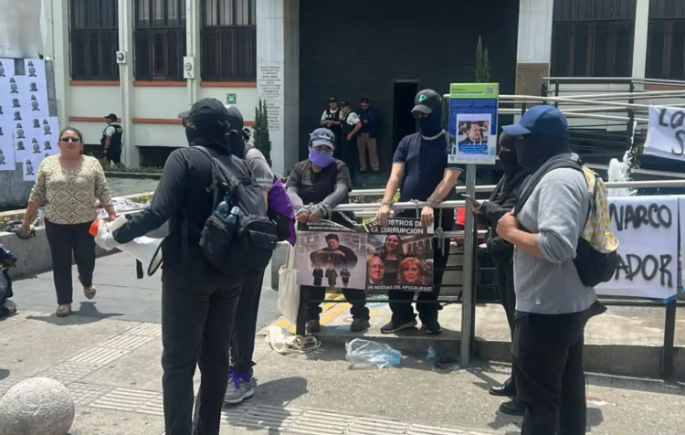 Usac students demonstrate against CC resolutions for the case of Walter Mazariegos