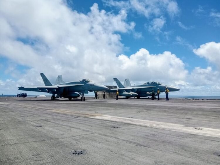 Visit to the USS Nimitz: Roaring fighter jets and pure excitement at sea – the True Time