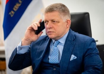 Robert Fico Rebuffs Magyar for Saying Hungary Borders Itself