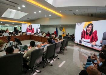 Prosecution questions Estrada’s role as judge in impeachment trial