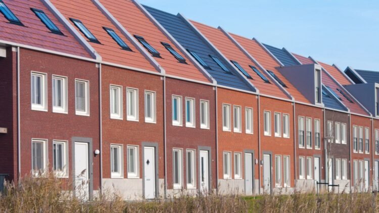 More homes get building permits but fewer are built: CBS