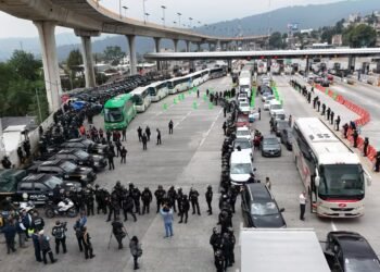 CNTE goes to the Tlalpan booth to demand the release of the Ayotzinapa parents; follow here minute by minute