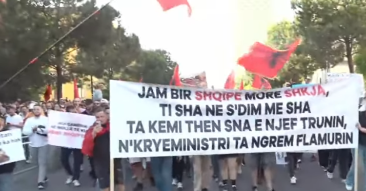 “Albania is not for sale!”/The third day of citizens’ protest against the project in Zvërnec – Shqip.com