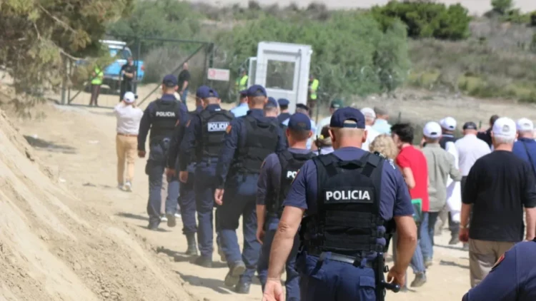 The incidents in Zvërnec, the two people who violently dragged the protester are arrested – Shqip.com